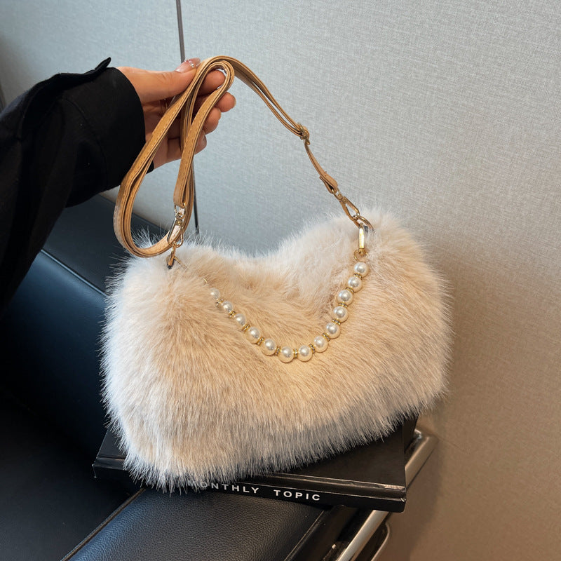 Autumn And Winter Fashion Shoulder Bags Pearl Chain Crossbody Bag Versatile Commuting Armpit Plush Female Bag 🇨🇳