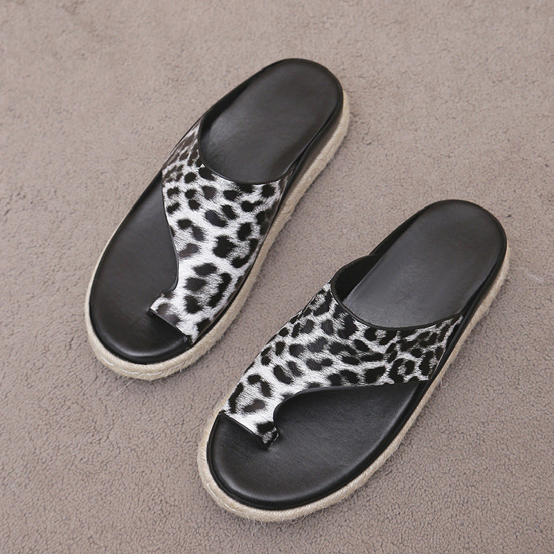 Thick Sole Leopard Print Toe Loop Woven Sandals 🇨🇳