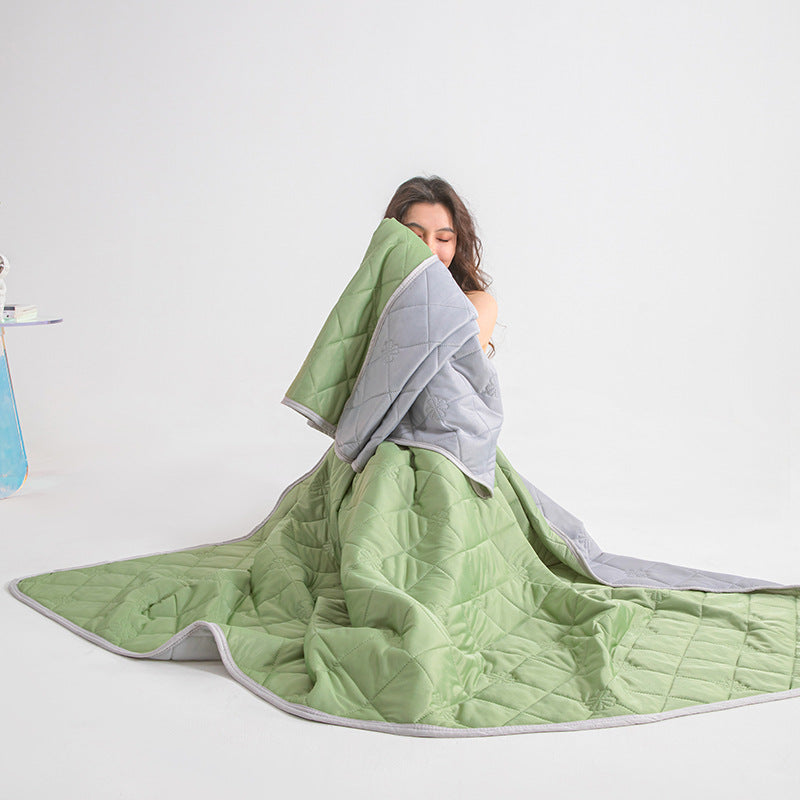 Grade A Cooling Blanket: Soft, breathable, king/queen size, summer lightweight cool comforter 🇨🇳