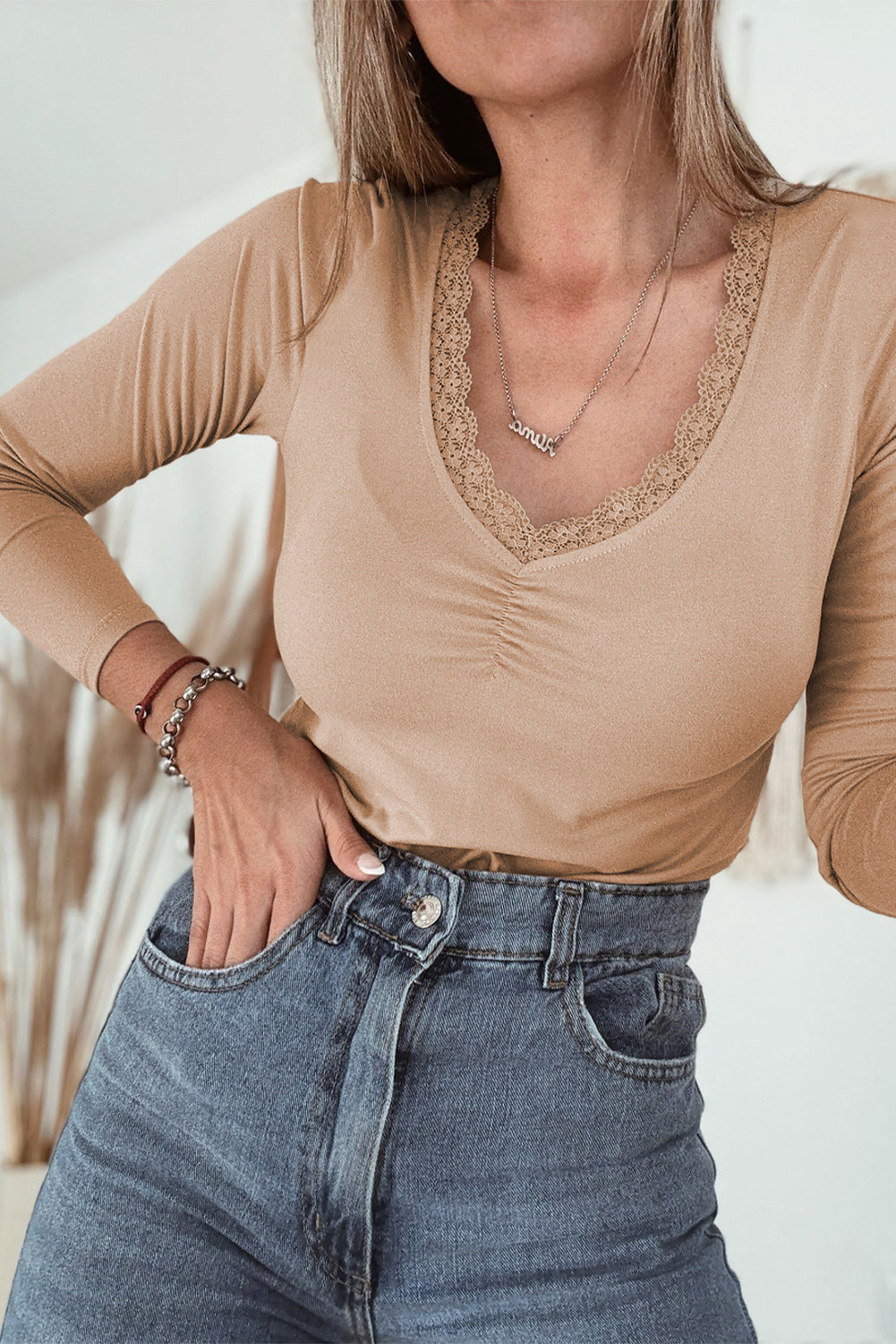 Smoke Gray Lace-trimmed Sweetheart Neckline Ruched Detail Long Sleeve T-shirt 🇺🇸