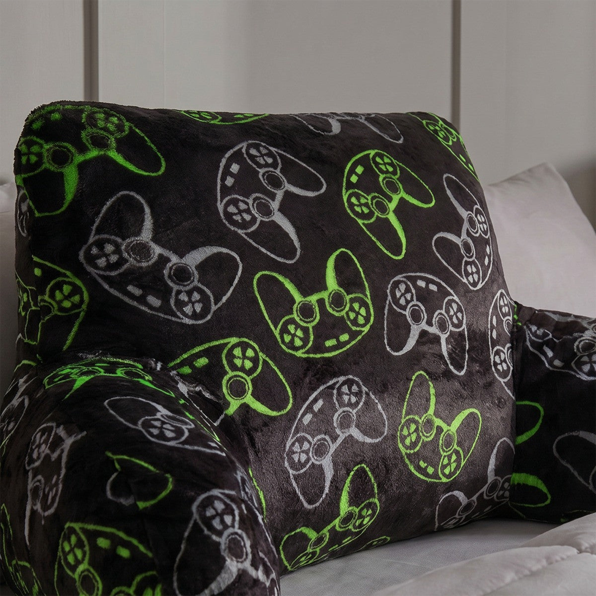 Gaming Fleece Cuddle Cushion - Black/Green 🇬🇧