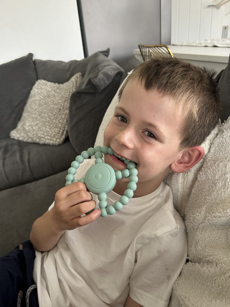 Vibrating Sensory Chew Toy - Autism Chew Toys & Baby Teething Toys 🇬🇧