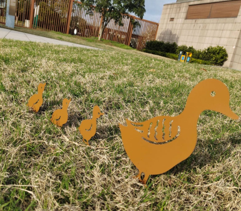 New Garden Decoration Iron Duck Family Grass Garden Decoration Metal Hollow Garden Decoration 🇨🇳