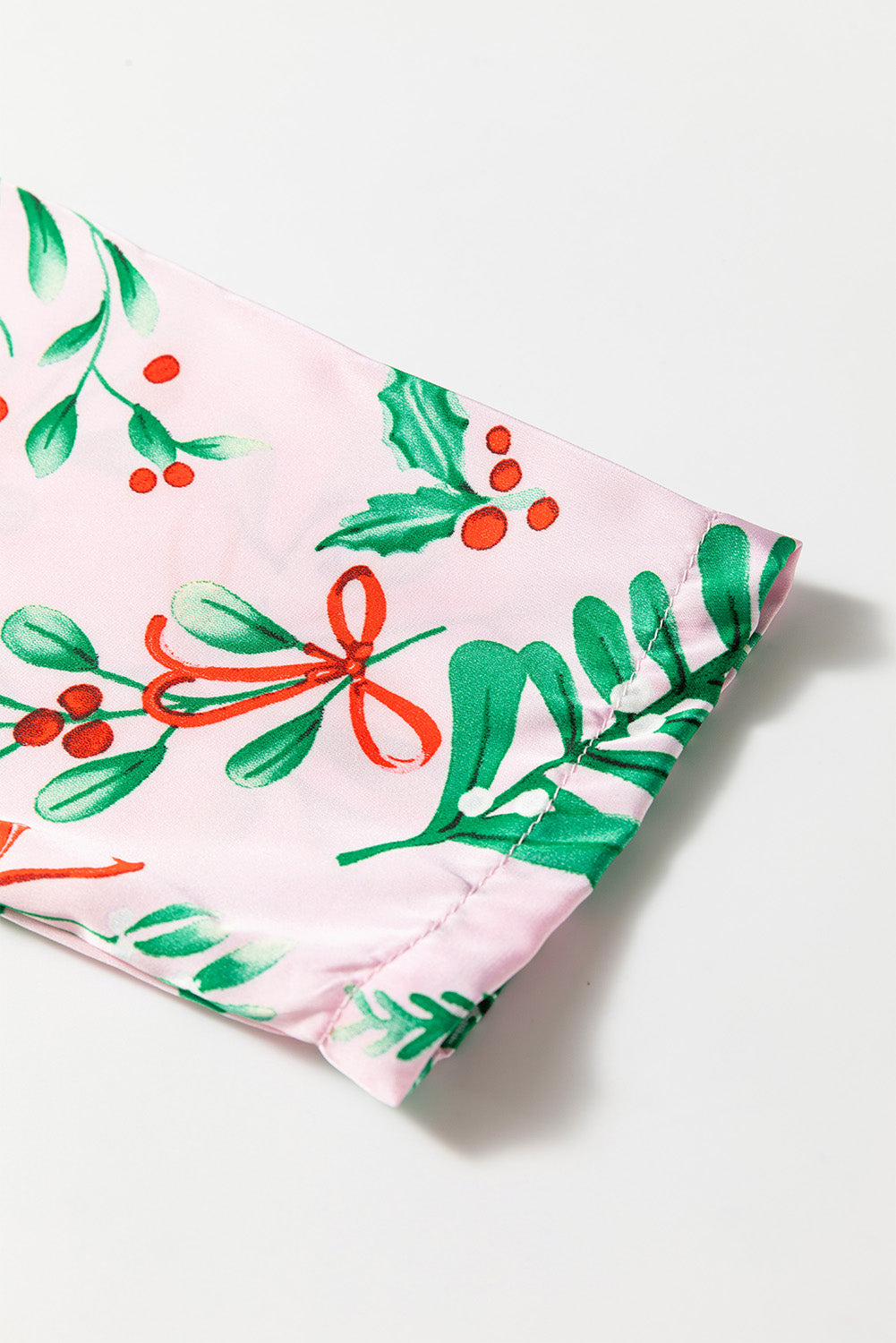 Pink Christmas Berries Plant Print Satin Long Sleeve Pajama Set 🇺🇸