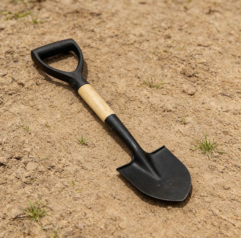 27 Inch Garden Shovel with D Grip Round Border Spade Digging Spade Garden Spade Large Tred Garden Tools 🇬🇧