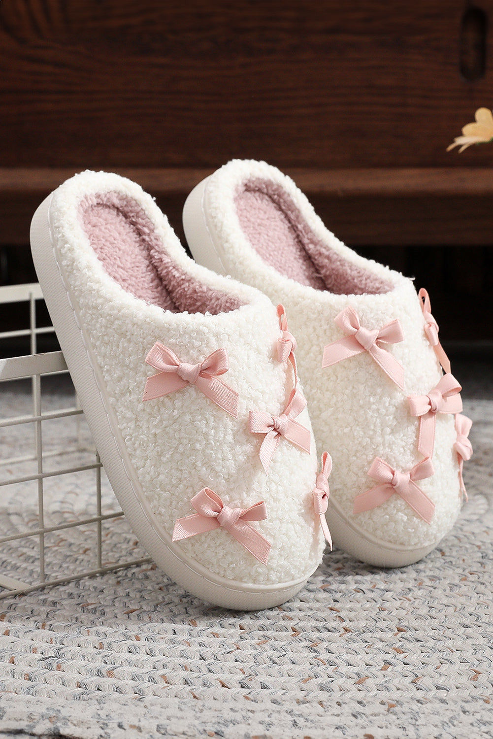 White Ribbed Bow Decor Plush House Slipper 🇺🇸