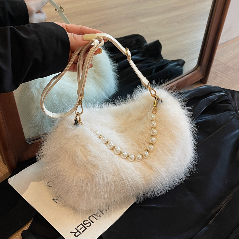 Autumn And Winter Fashion Shoulder Bags Pearl Chain Crossbody Bag Versatile Commuting Armpit Plush Female Bag 🇨🇳