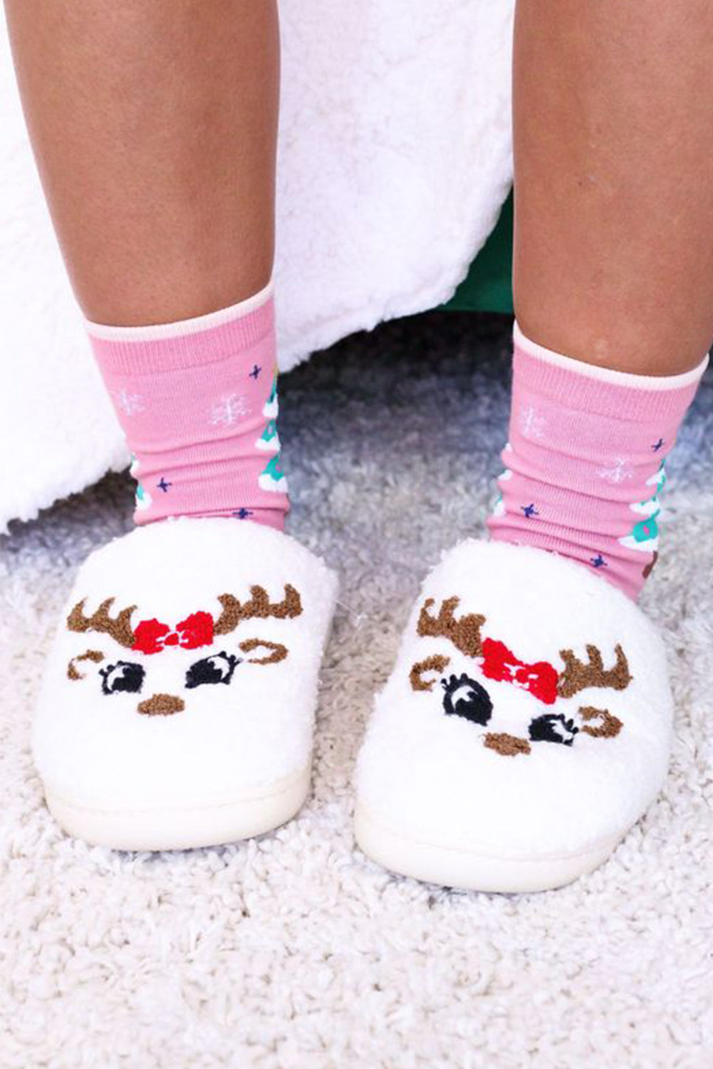 White Christmas Cartoon Pattern Plush Slippers 🇺🇸