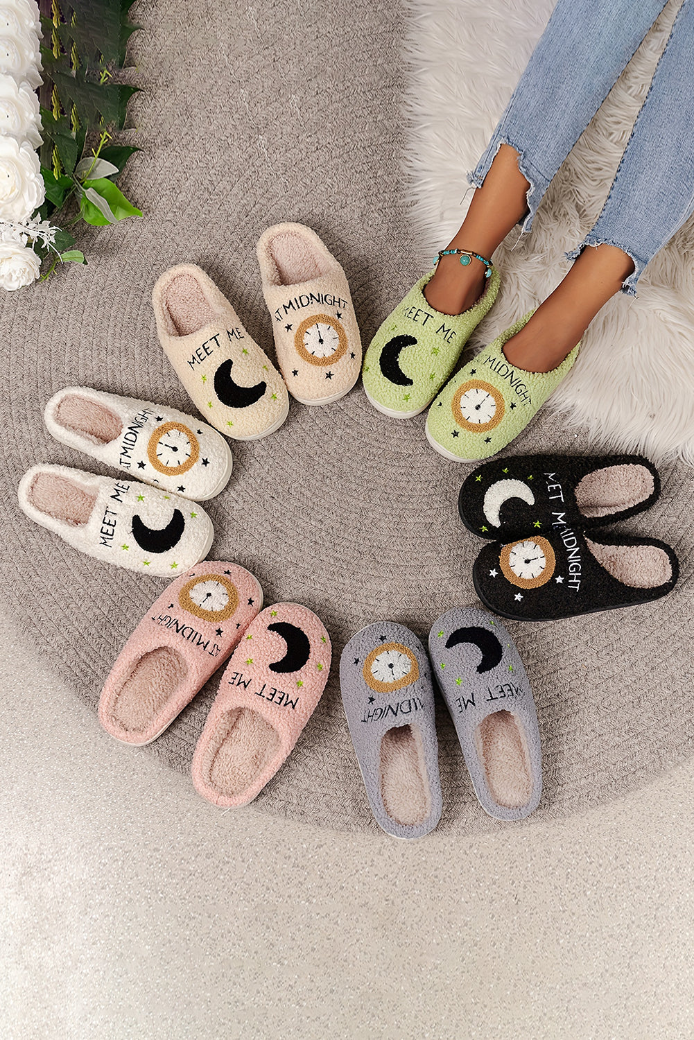 Light Pink Moon & Clock Pattern Fuzzy Home Slippers 🇨🇳
