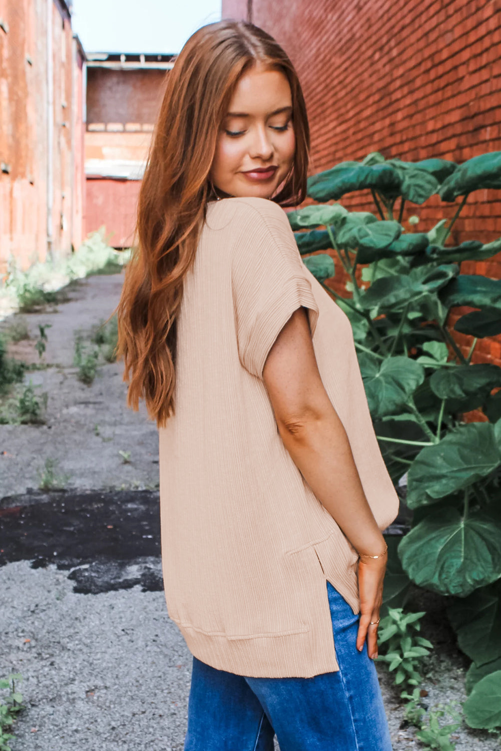 Jet Stream Textured Knit Round Neck Short Sleeve Top 🇨🇳