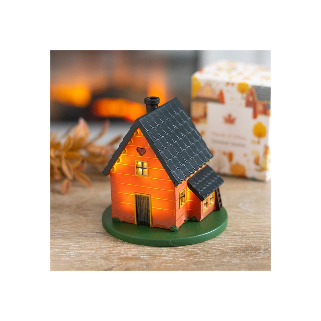 Woodland House LED Light Up Decoration 🇬🇧
