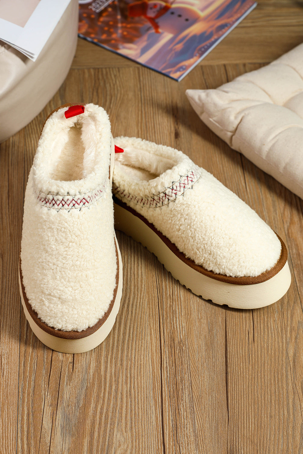 White Embroidered Sherpa Plush Thick Sole Winter Slippers 🇨🇳