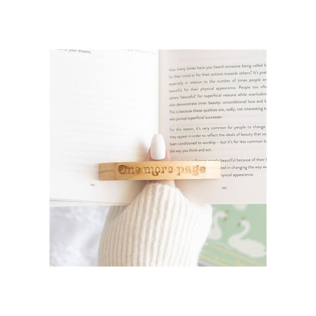 Book Worm Thumb Page Holder 🇬🇧