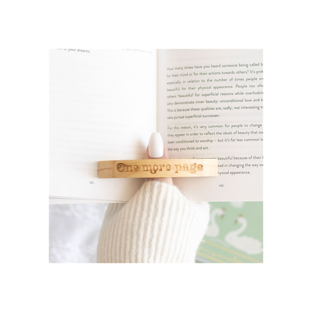Book Worm Thumb Page Holder 🇬🇧