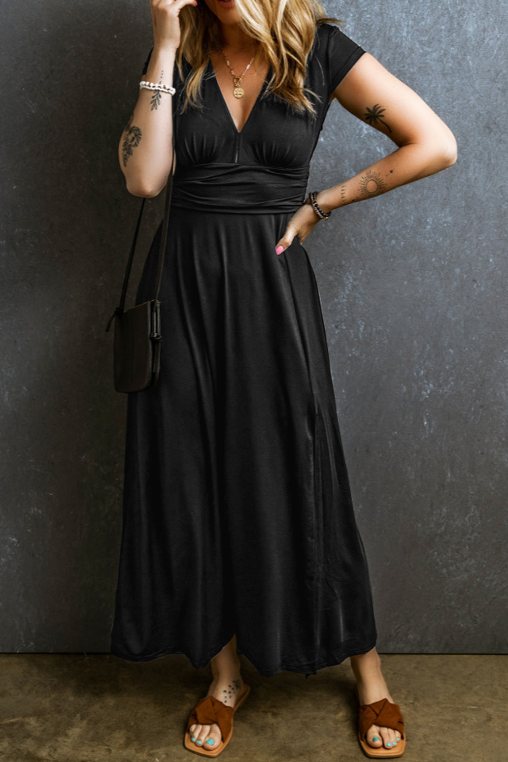 Black Short Sleeve Shirred High Waist V Neck Maxi Dress 🇨🇳