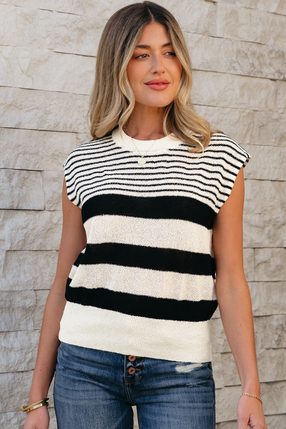 Black white Striped O Neck Sweater Vest 🇺🇸
