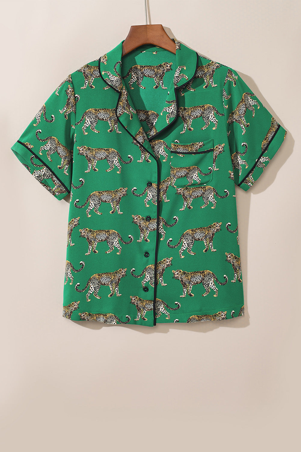 Green Cheetah Print Short Sleeve Shirt and Pants Pajama Set 🇨🇳