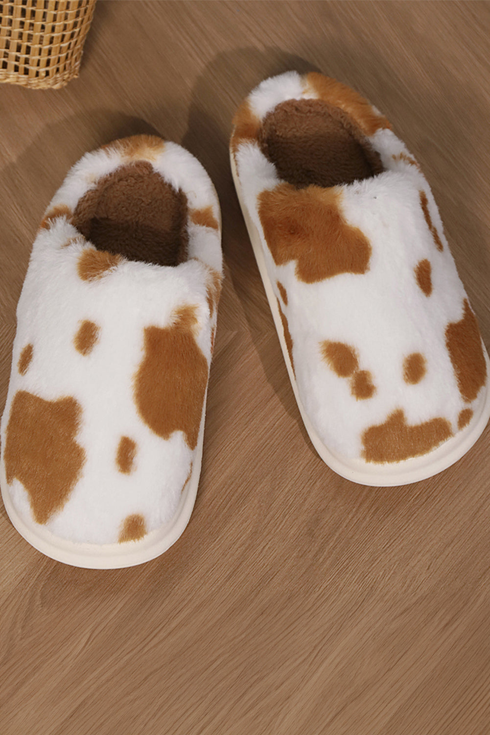 Chestnut Cow Spot Printed Plush Home Slippers 🇺🇸