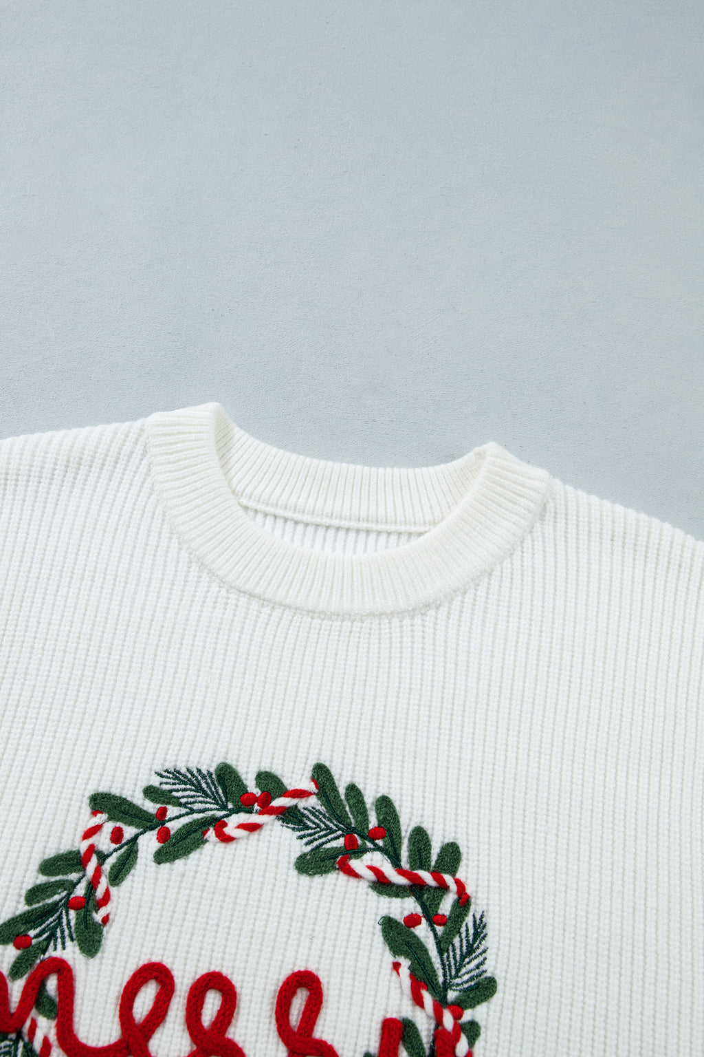 White Christmas Wreath Pattern Round Neck Casual Sweater 🇺🇸