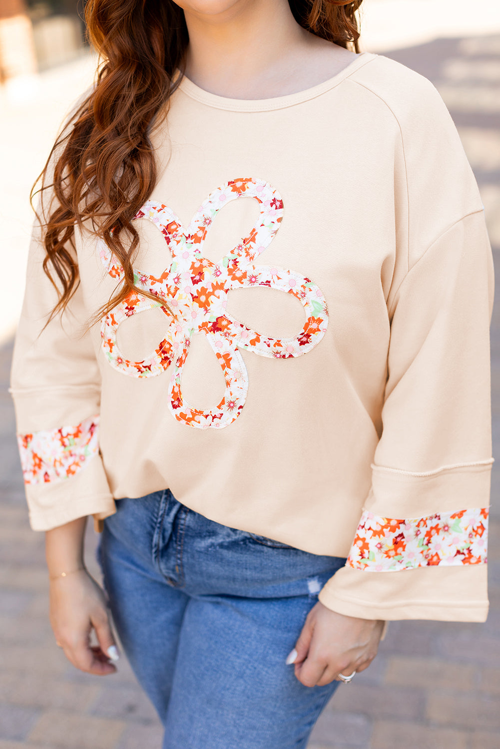 Beige Plus Size Flower Patched Side Slits Crewneck Top 🇨🇳