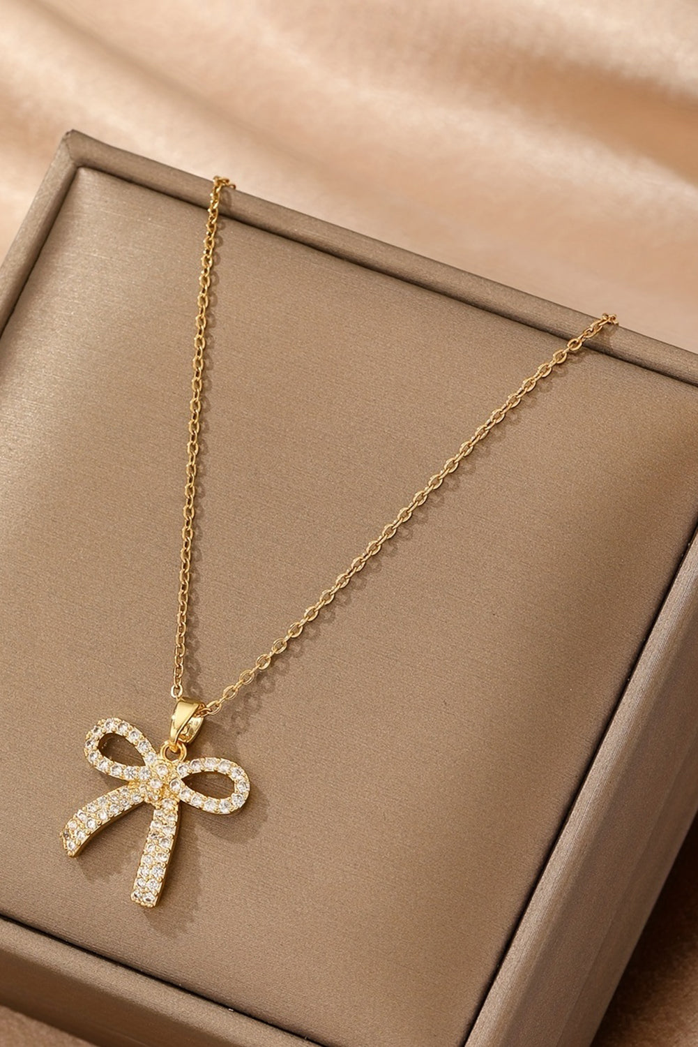 Gold Plated Rhinestone Bowknot Pendant Necklace 🇺🇸