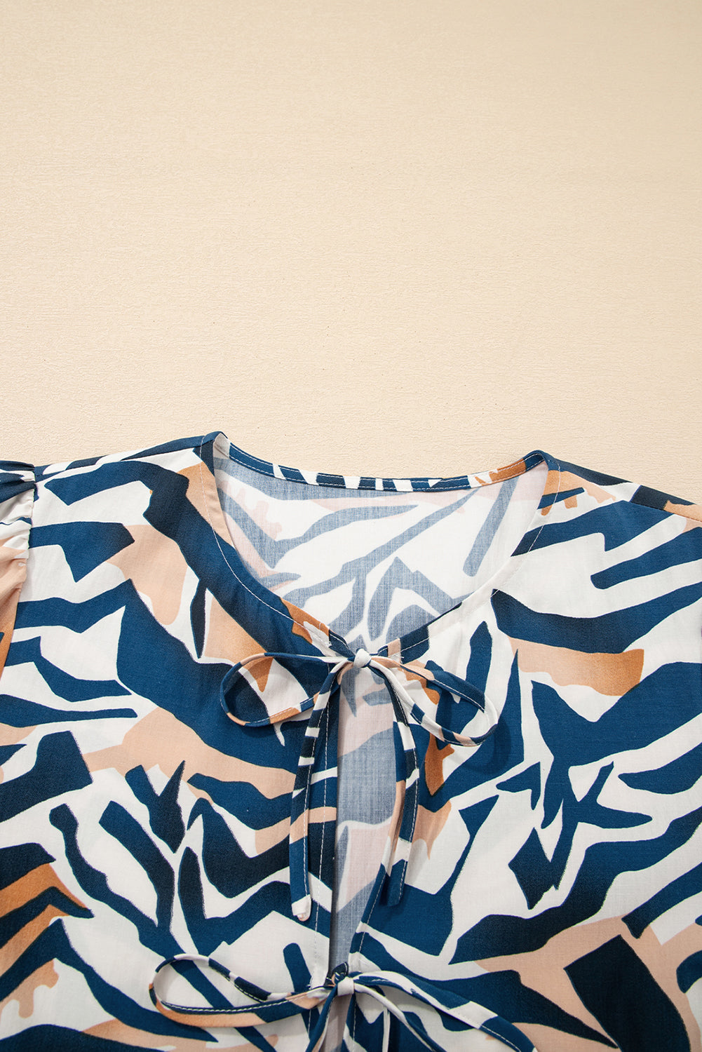 Blue Zebra Print Tied Front Puff Sleeve Top 🇺🇸