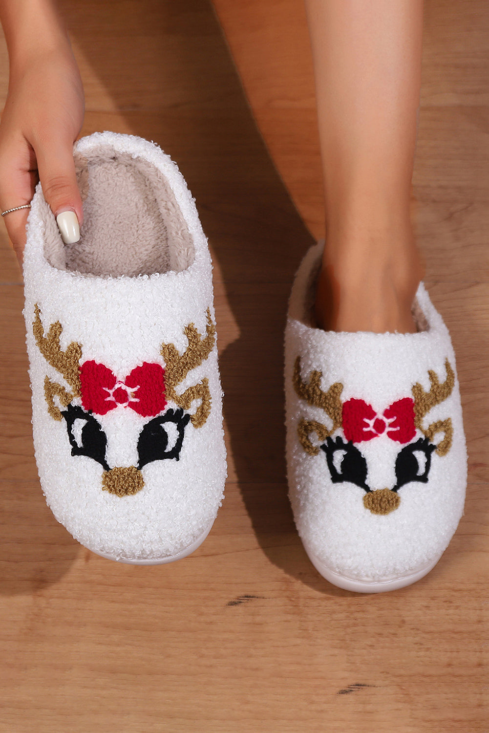White Christmas Cartoon Pattern Plush Slippers 🇺🇸