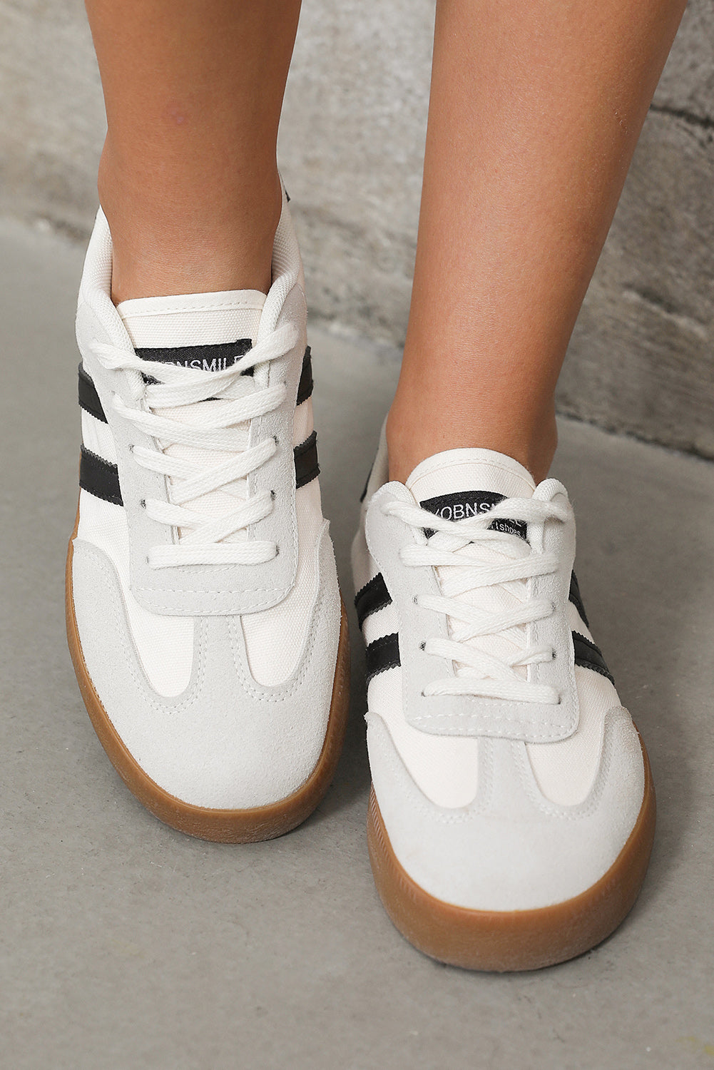 White Striped Lace-up Flat Sneakers 🇨🇳