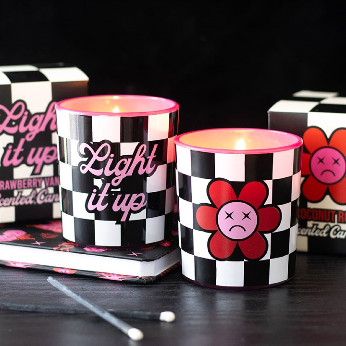 Light It Up Strawberry Vanilla Candle 🇬🇧