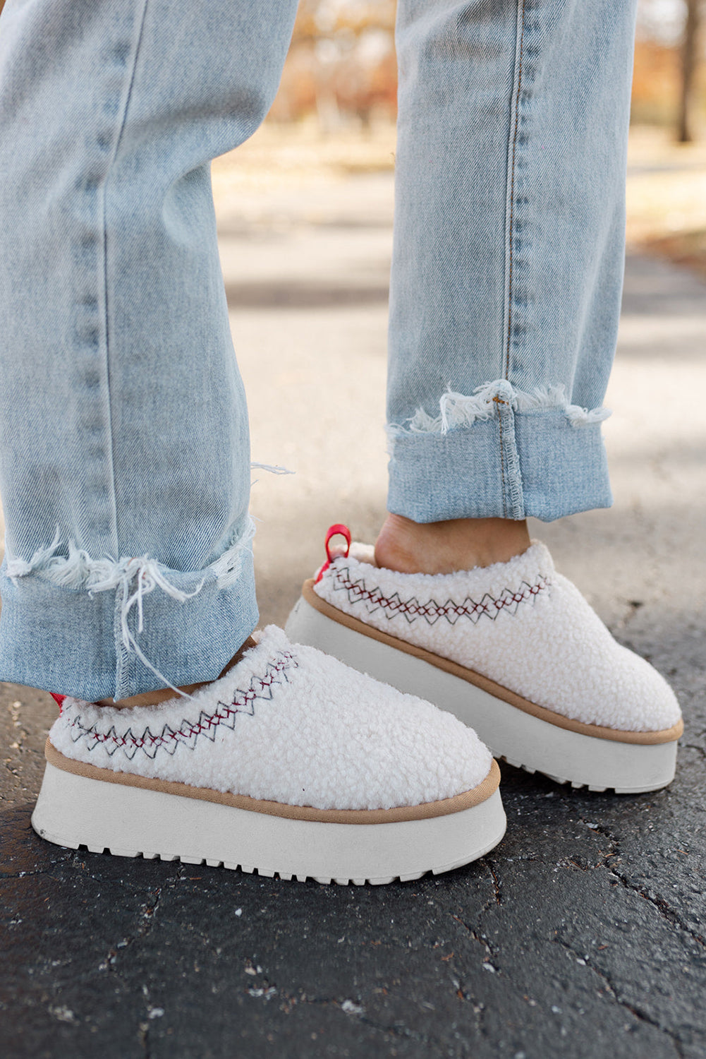 White Embroidered Sherpa Plush Thick Sole Winter Slippers 🇨🇳