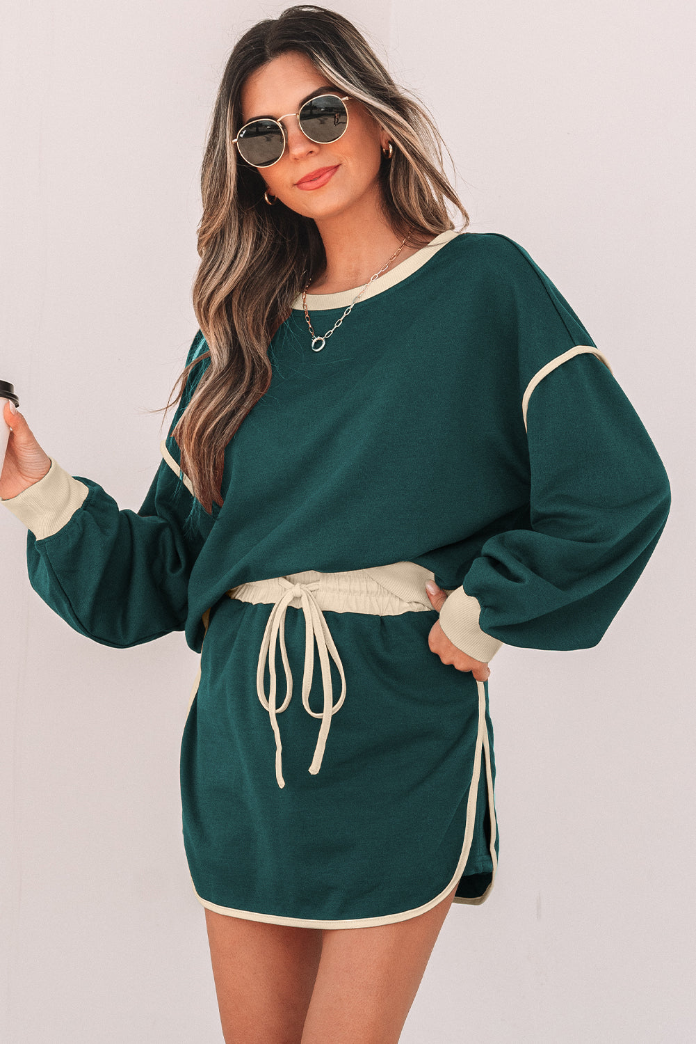 Evergreen Color Contrast Loose Pullover and Lace-up Waist Skort Set 🇨🇳