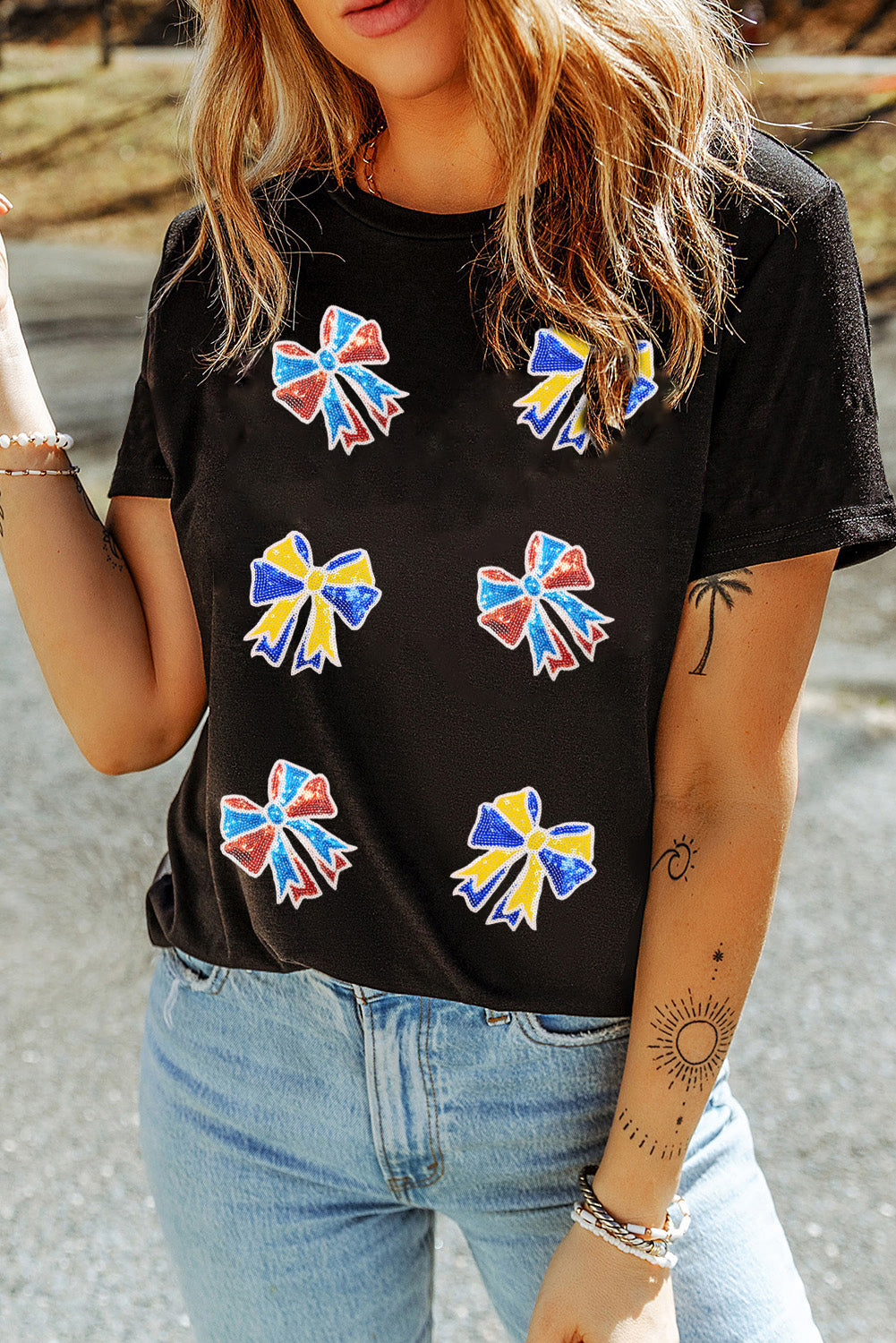 Black Cheerful Sequin Bow Patched Game Day T Shirt 🇺🇸