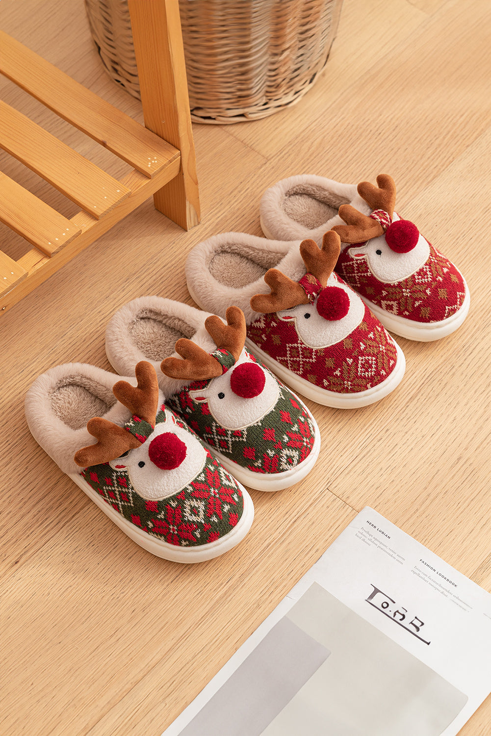 Dark Green Christmas Cartoon Reindeer Plush Home Slippers 🇺🇸
