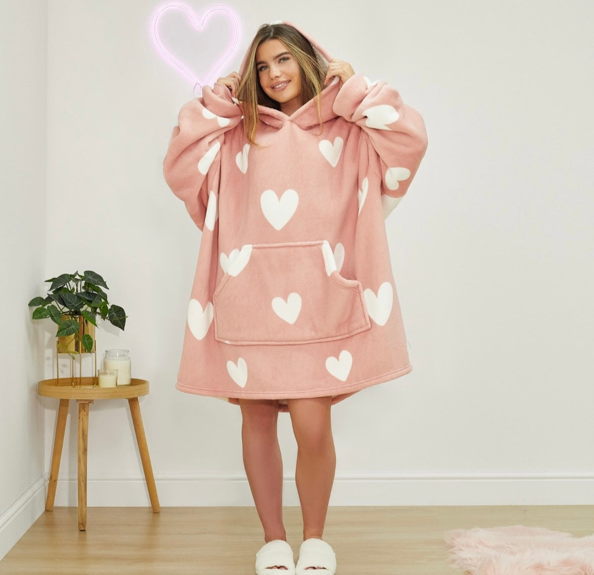 Heart Print Hoodie Blanket - Blush 🇬🇧