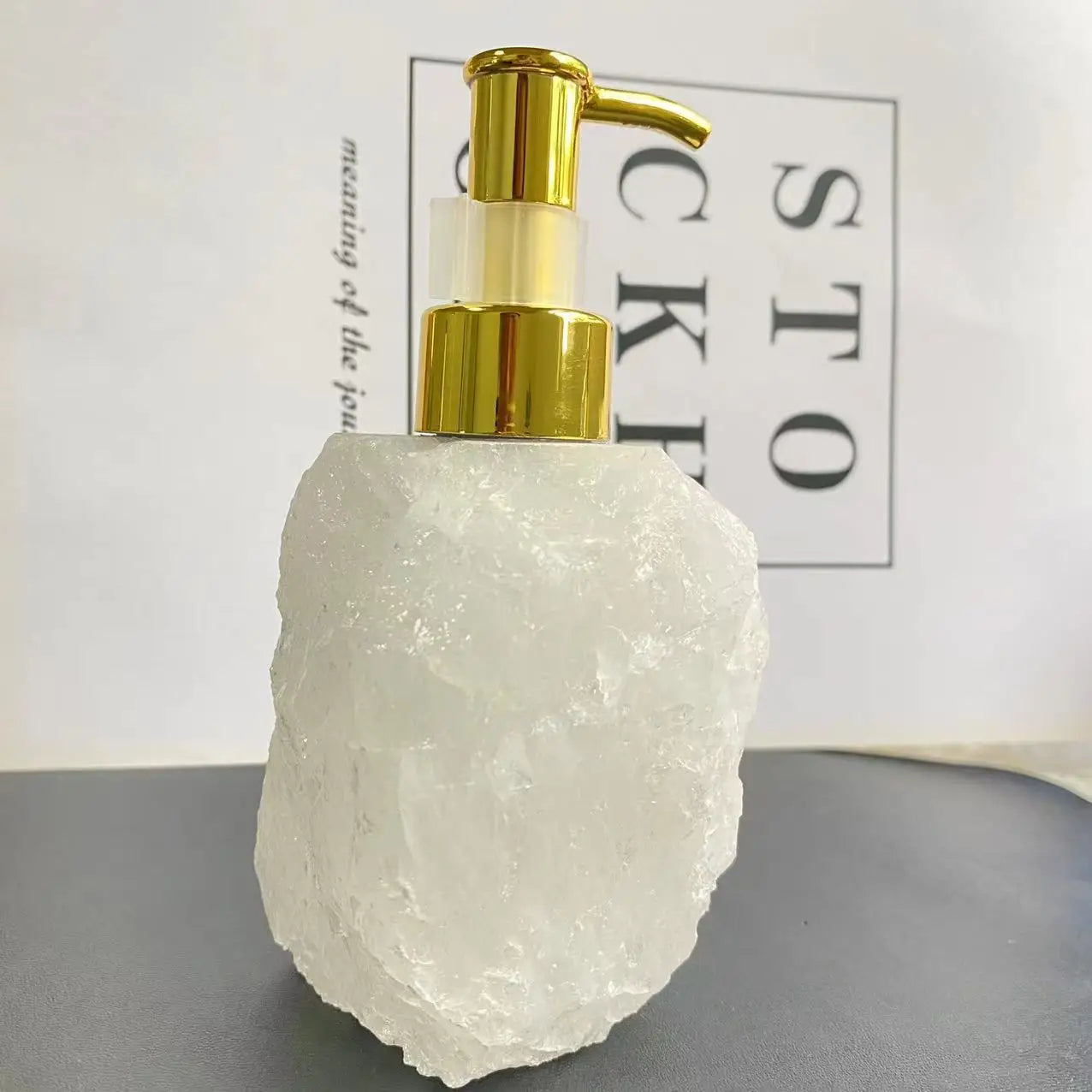 1 PCS Natural Pink Crystal Stone Press Bottle Dispenser 30ml Liquid 🇨🇳