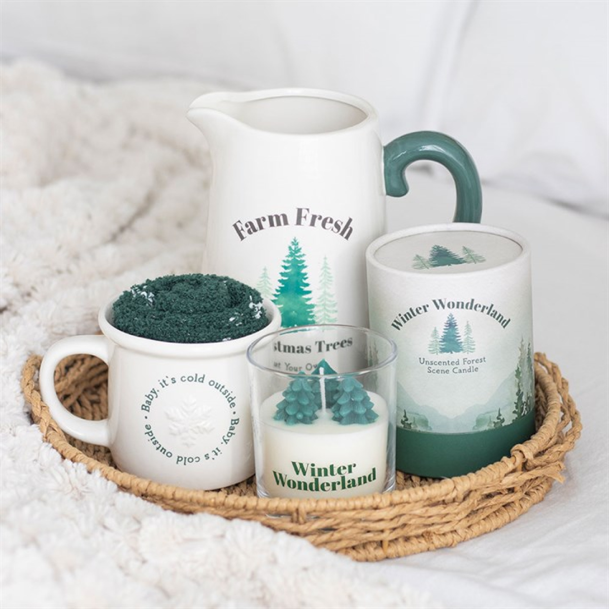 Winter Wonderland Candle with Tree Scene 🇬🇧
