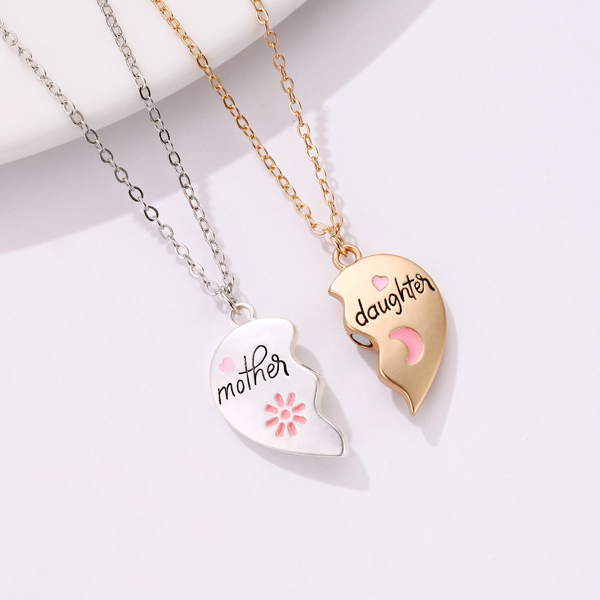 2PCS Set Jewelry Mother Daughter Necklace Matching Heart Magnetic Pendant Fashion Gifts For Mother's Day 🇨🇳