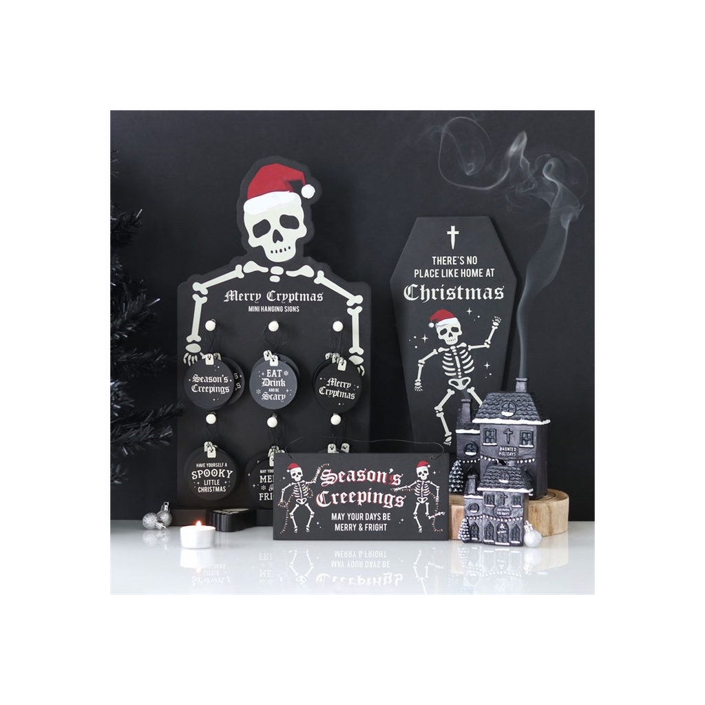 Haunted Holiday House Resin Christmas Decoration 🇬🇧