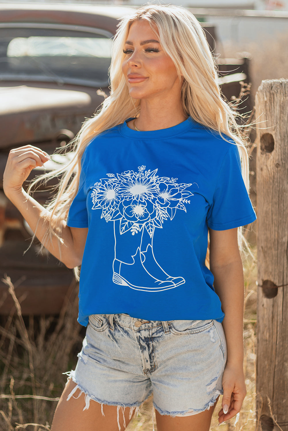 Blue Sunflower Boots Graphic Western Fashion T Shirt 🇺🇲