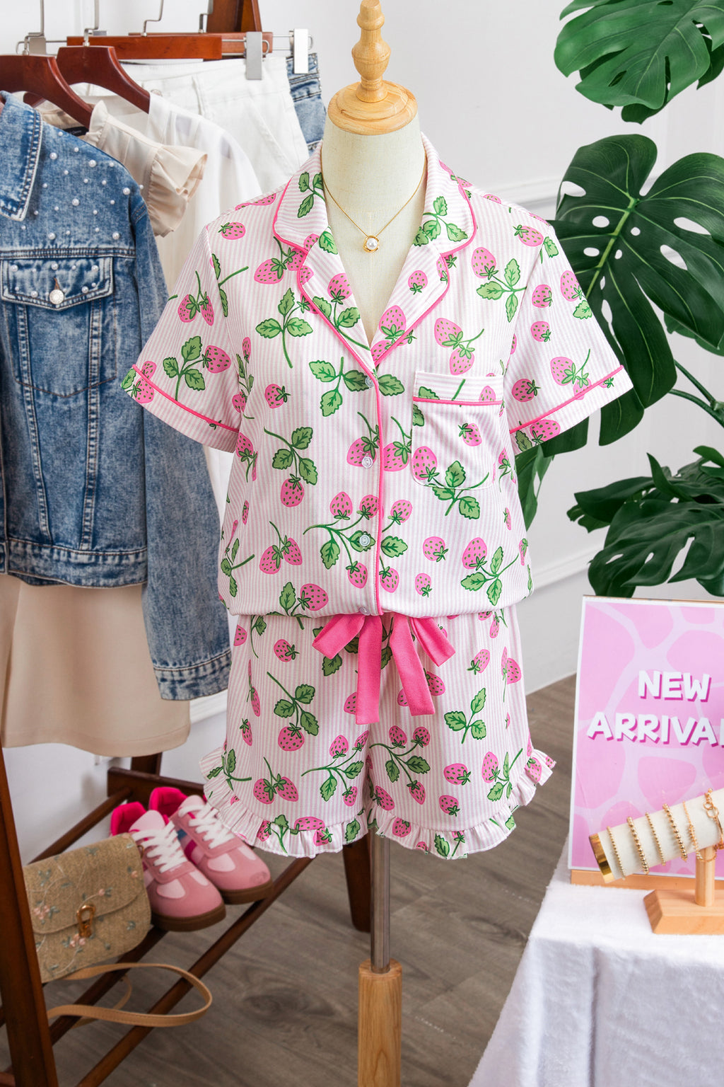 Pink Striped Strawberry Print Lapel Shirt Drawstring Shorts 2pcs Pajama Set 🇺🇸