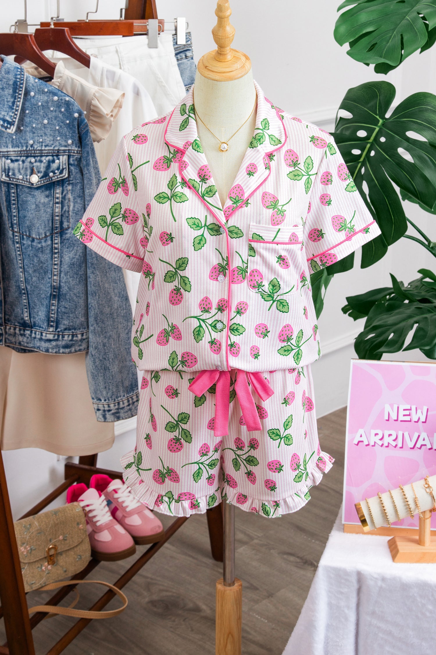 Pink Striped Strawberry Print Lapel Shirt Drawstring Shorts 2pcs Pajama Set 🇺🇸