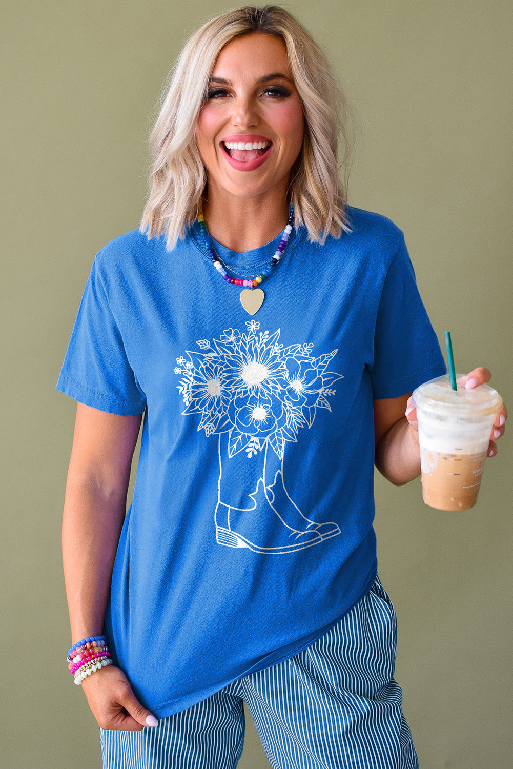 Blue Sunflower Boots Graphic Western Fashion T Shirt 🇺🇲