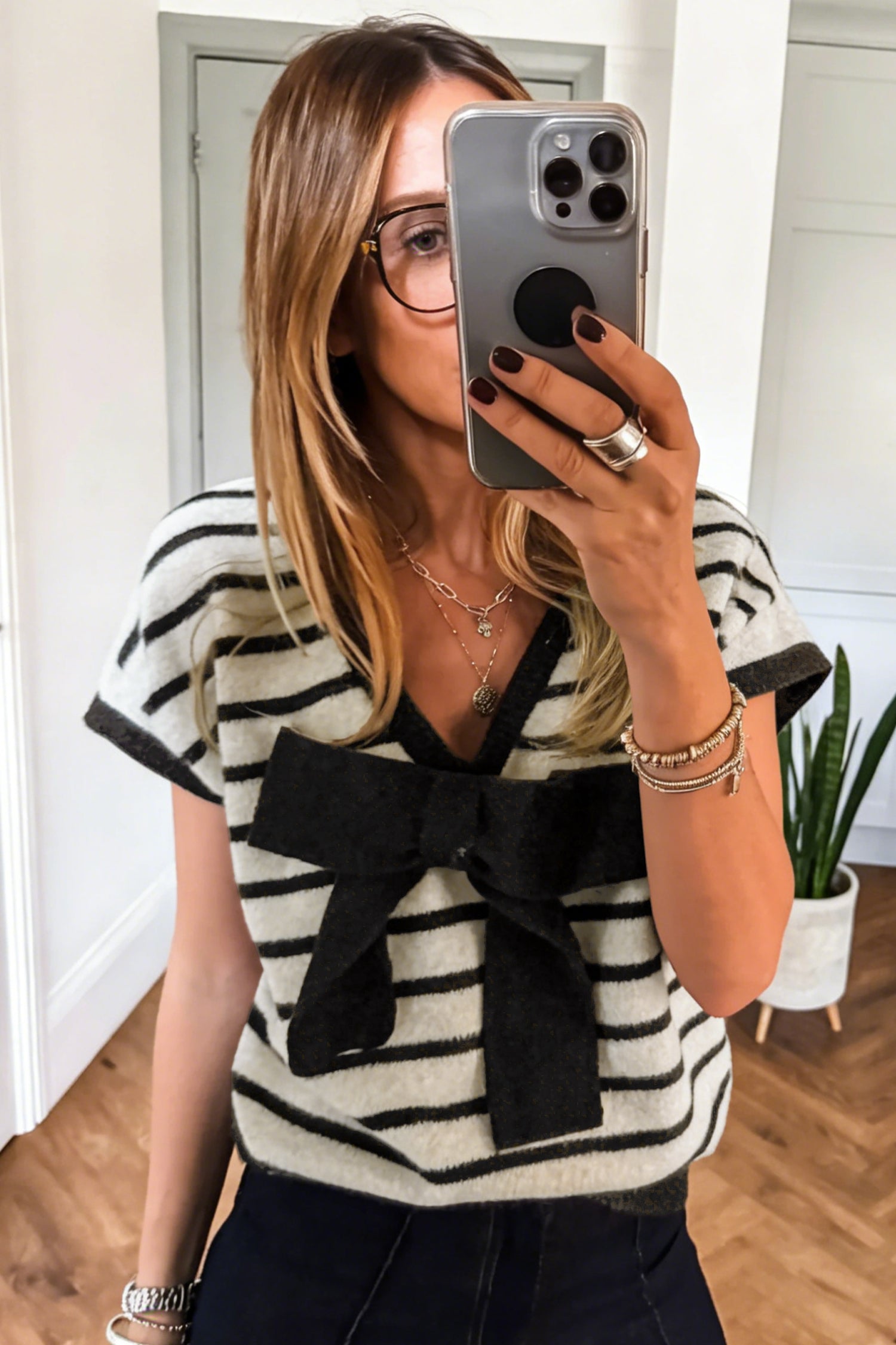 Black Stripe Bow Applique Short Sleeve Sweater 🇺🇸