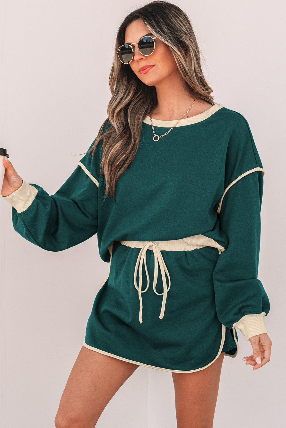 Evergreen Color Contrast Loose Pullover and Lace-up Waist Skort Set 🇨🇳