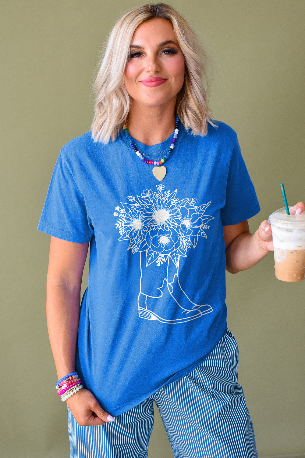 Blue Sunflower Boots Graphic Western Fashion T Shirt 🇺🇲
