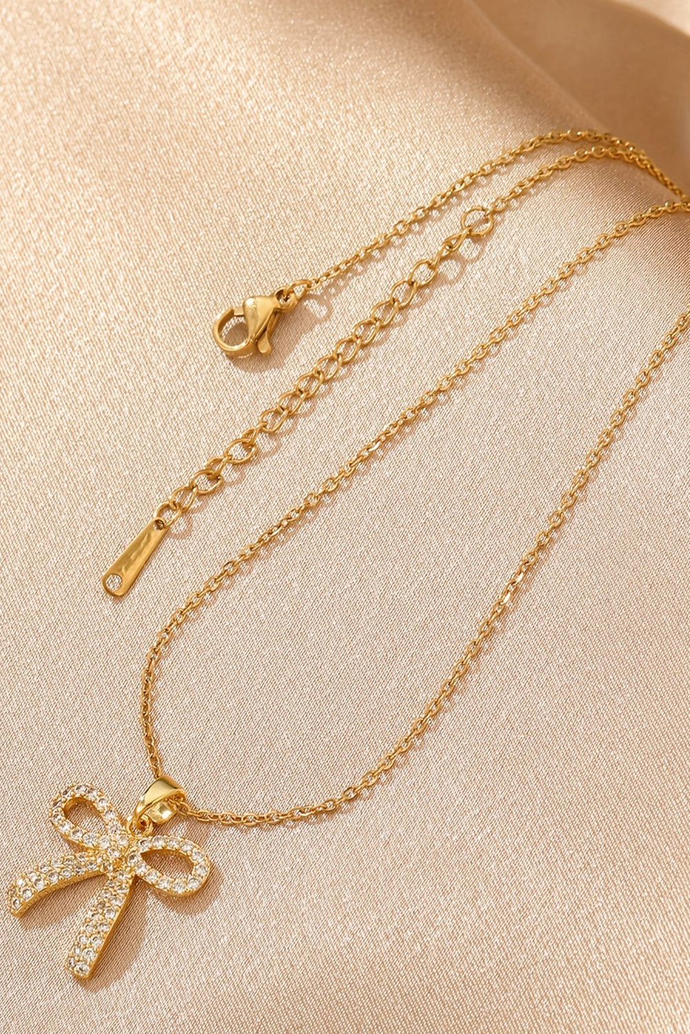 Gold Plated Rhinestone Bowknot Pendant Necklace 🇺🇸