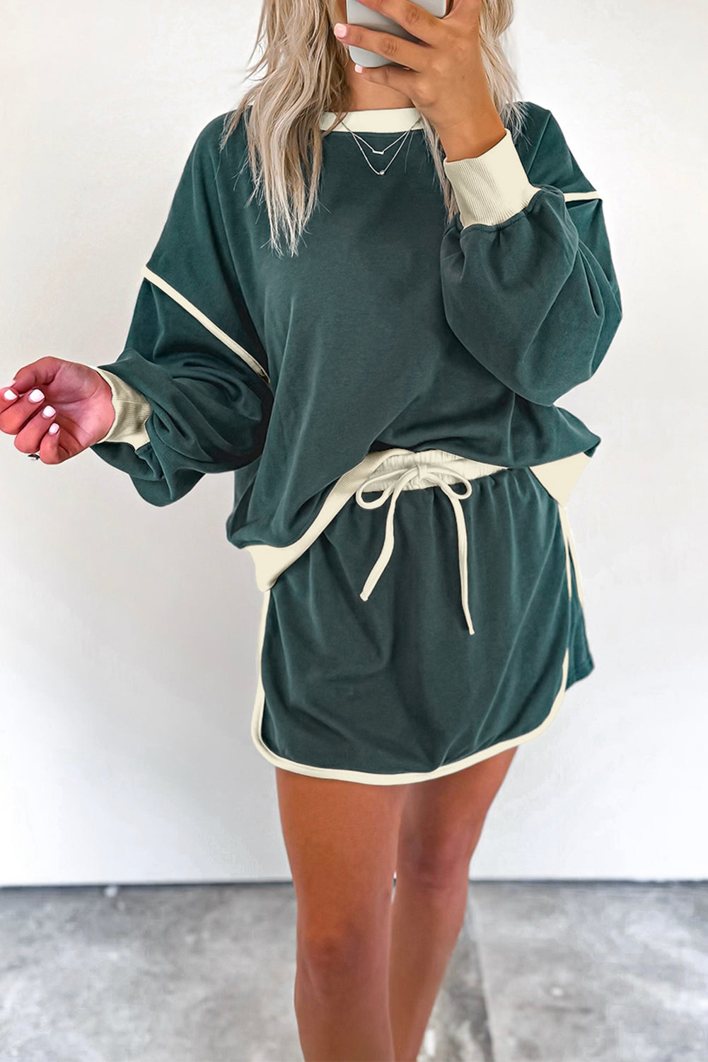 Evergreen Color Contrast Loose Pullover and Lace-up Waist Skort Set 🇨🇳