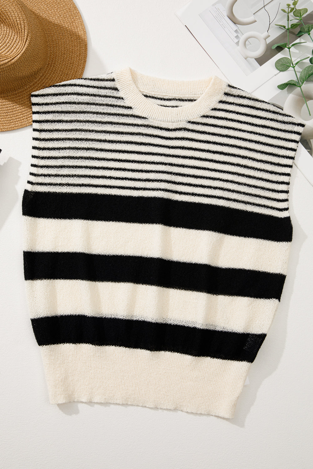Black white Striped O Neck Sweater Vest 🇺🇸