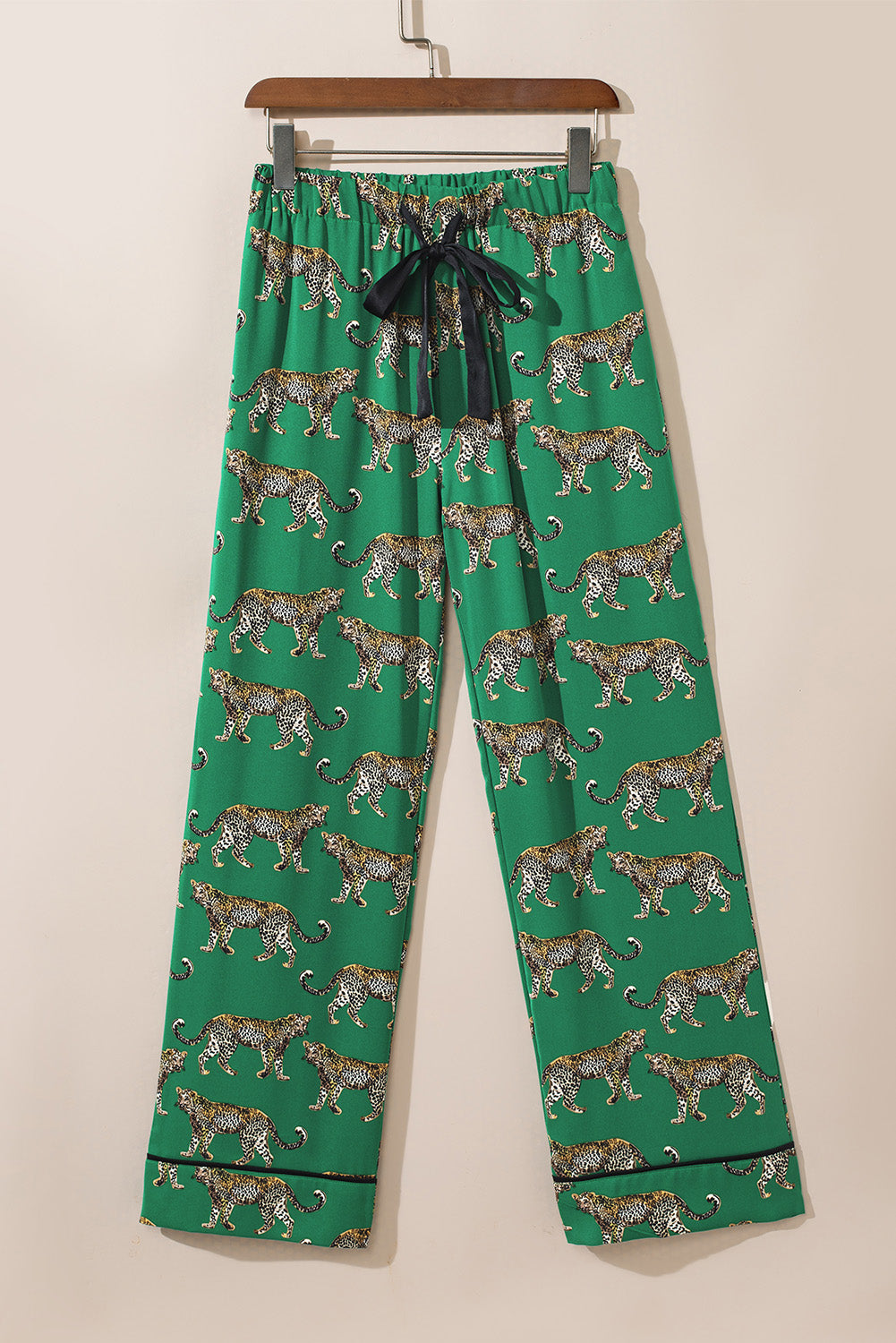 Green Cheetah Print Short Sleeve Shirt and Pants Pajama Set 🇨🇳