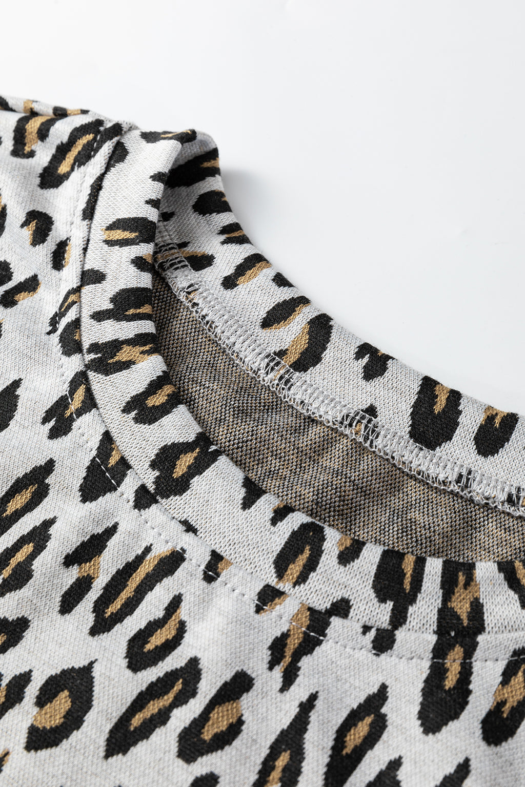 Beige Leopard Print Casual Tee and Pants 2pcs Outfit 🇺🇸